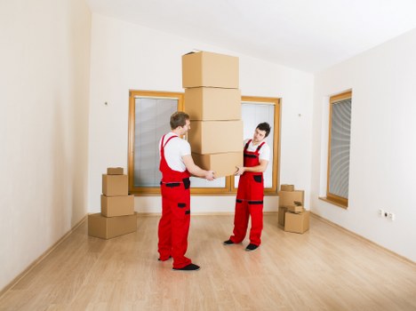 Local Crystal Palace moving van service for home and business moves